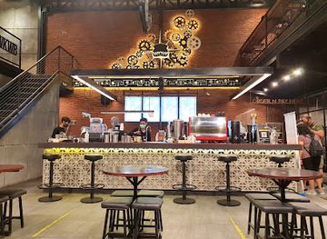 indonesia/east-java/bar/warunk-wow-kwb