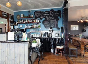 iceland/isafjordur/bar/husio