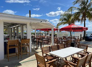 the-bahamas/grand-bahama/bar/laroc-bar-grill
