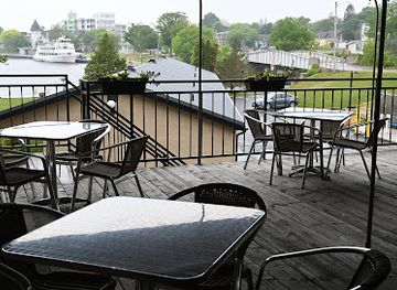 new-york/thousand-islands/bar/muskie-jake-s-tap-grill