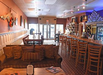 wisconsin/devil-s-lake-state-park/bar/con-amici-craft-cocktails-wine-and-beer