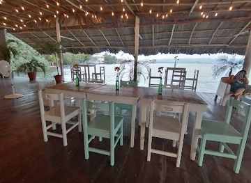 guatemala/puerto-barrios/bar/los-delfines-puerto-barrios