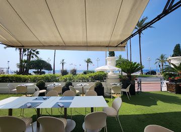 france/nice/promenade-des-anglais/bar/les-bars-du-negresco