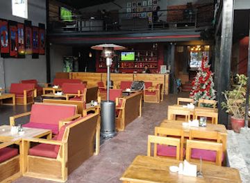 nepal/pokhara/lakeside/bar/oxygen-lounge-bar