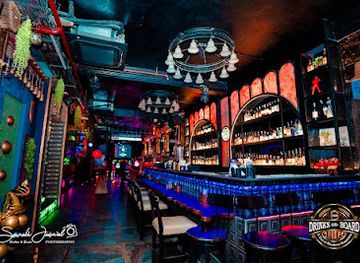 india/varanasi/bar/drinks-on-board-pub-bar-nightclub