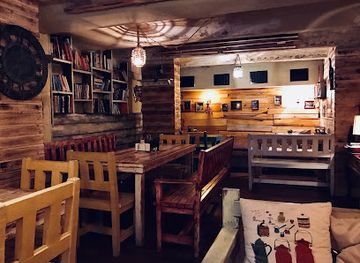 bulgaria/varna/asparuhovo/bar/sundogs