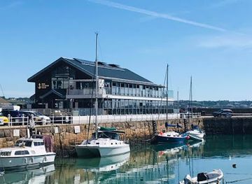 jersey/portelet-bay/bar/the-anchor-club-randalls-pubs