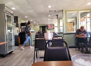 virginia/shenandoah-national-park/bar/jess-main-street-bar-and-grill