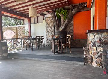 antigua-and-barbuda/shirley-heights-lookout/bar/roquita