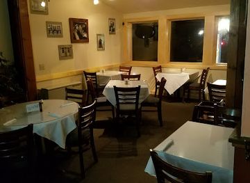 vermont/green-mountains/bar/bernie-s-restaurant