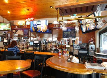 california/lake-tahoe/bar/the-grove-beach-bar-grill