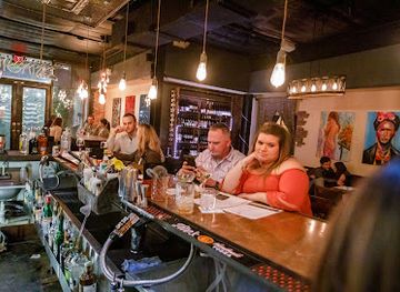 texas/houston/rice-village/bar/simone-on-sunset