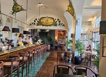 cambodia/kandal/bar/elephant-bar