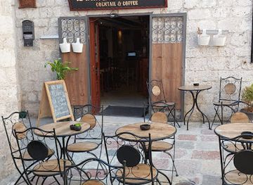 montenegro/bay-of-kotor/bar/baradiel-cocktail-coffee