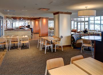 wisconsin/madison/university-of-wisconsin-madison/bar/lakeview-lounge