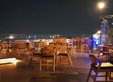 myanmar-burma/mandalay/bar/42-sky-bar-and-restaurant