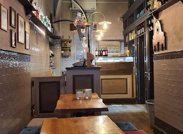 italy/florence/oltrarno/bar/langolino