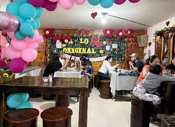 ecuador/mindo/bar/restaurante-a-lo-original