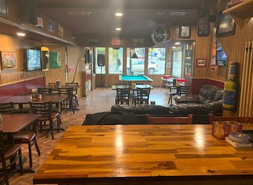 canada/interlake-region/bar/the-guinness-tavern-by-the-double-decker