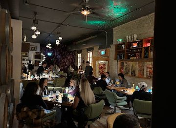 canada/winnipeg/osborne-village/bar/solera