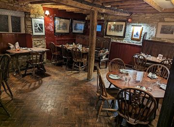 united-kingdom/the-cotswolds/bar/the-lamb-inn