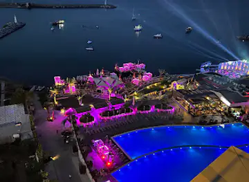 Sky Lounge & Bar
