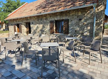 hungary/western-transdanubia/bar/denes-hegybirtok-borbar-es-terasz