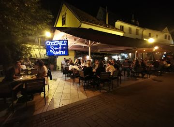 croatia/sljeme-mountain/bar/diplomatico-gin-rum-bar