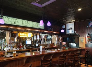 connecticut/new-haven-harbor/bar/three-sheets