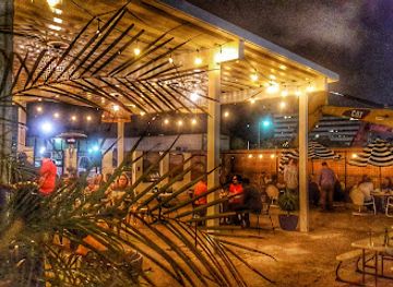 texas/corpus-christi/north-beach/bar/bus