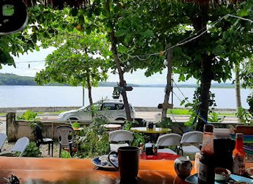 guatemala/flores/bar/cool-beans