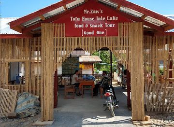 myanmar-burma/inle-lake/bar/tofu-house-inle-lake