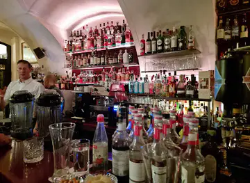 Yesterday - die Bar