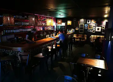 Almud bar