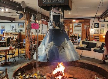 vermont/mount-mansfield/bar/the-round-hearth-cafe-and-market-place