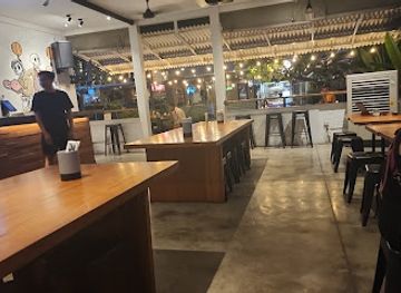 indonesia/bali/canggu/bar/the-bench-sports-bar-canggu