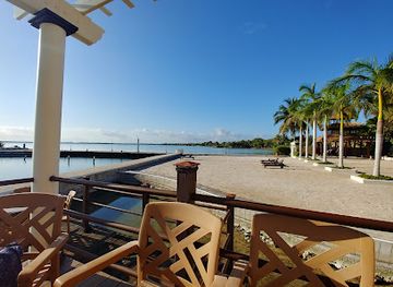 belize/corozal-district/bar/cielo-restaurant