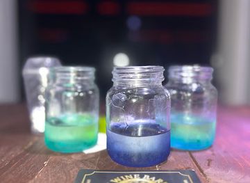 british-virgin-islands/necker-island/bar/the-wine-barrel-bar