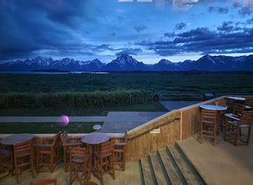 wyoming/grand-teton-national-park/bar/pioneer-grill