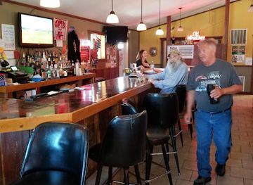 iowa/great-river-road/bar/buzzards