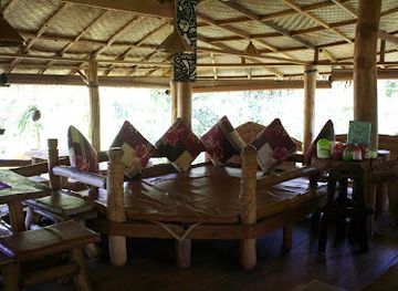 indonesia/bukit-lawang/bar/on-the-rocks-bungalow