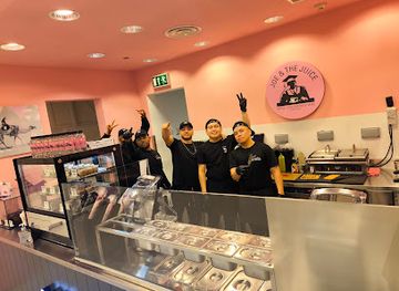 qatar/al-jassasiya-rock-carvings/bar/joe-the-juice