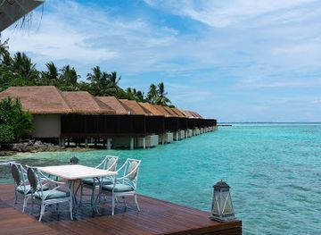 maldives/gaafu-dhaalu-atoll/bar/ocean-breeze