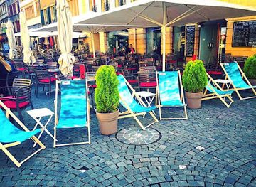 switzerland/neuchatel/bar/bar-le-charlot