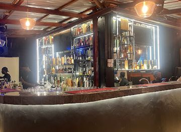 ghana/accra/osu/bar/corks-lounge-osu