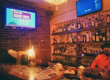 japan/okinawa/bar/cult-bar-freaks-a-go-go