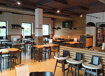 czechia/palava/bar/pivovar-ladvi-cobolis