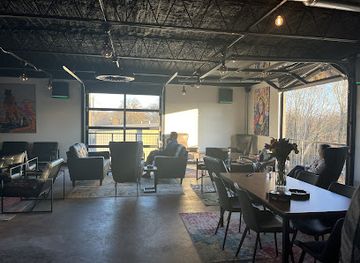 arkansas/rogers/bar/black-crown-social