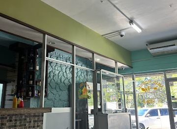 jamaica/martha-brae-river-valley/bar/irie-house-restaurant-and-bar