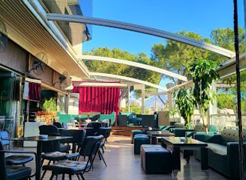 albania/tirana/bar/alcora-cocktail-kitchen-wine